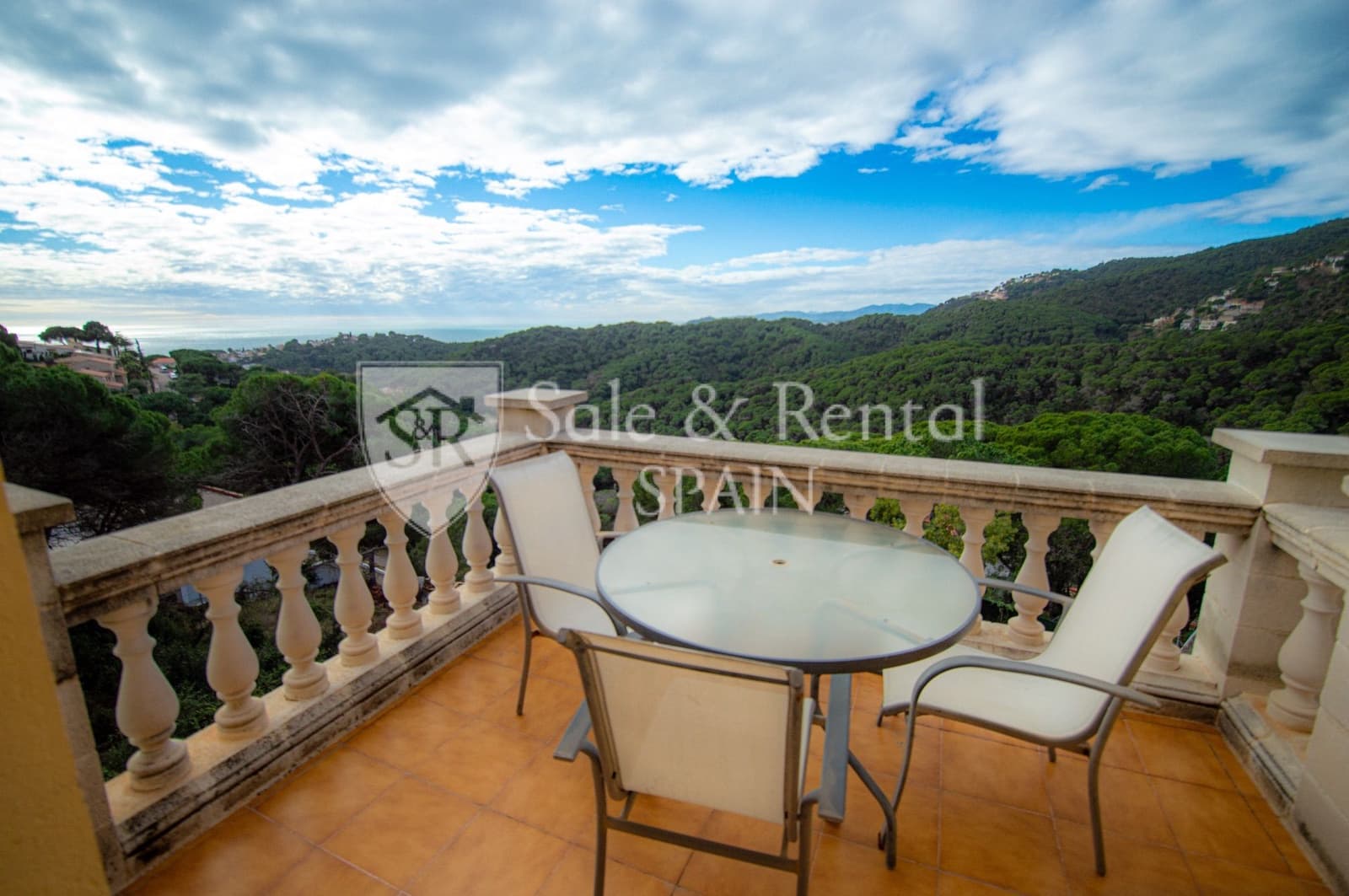 Chalet de 5 habitaciones en Lloret de Mar en venta con piscina garaje - 499.000 € (Ref: 9547508)