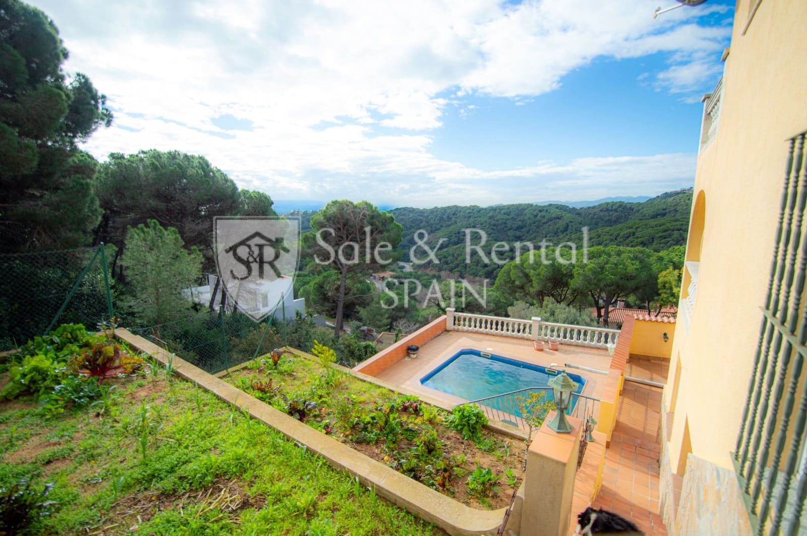 Chalet de 5 habitaciones en Lloret de Mar en venta con piscina garaje - 499.000 € (Ref: 9547508)