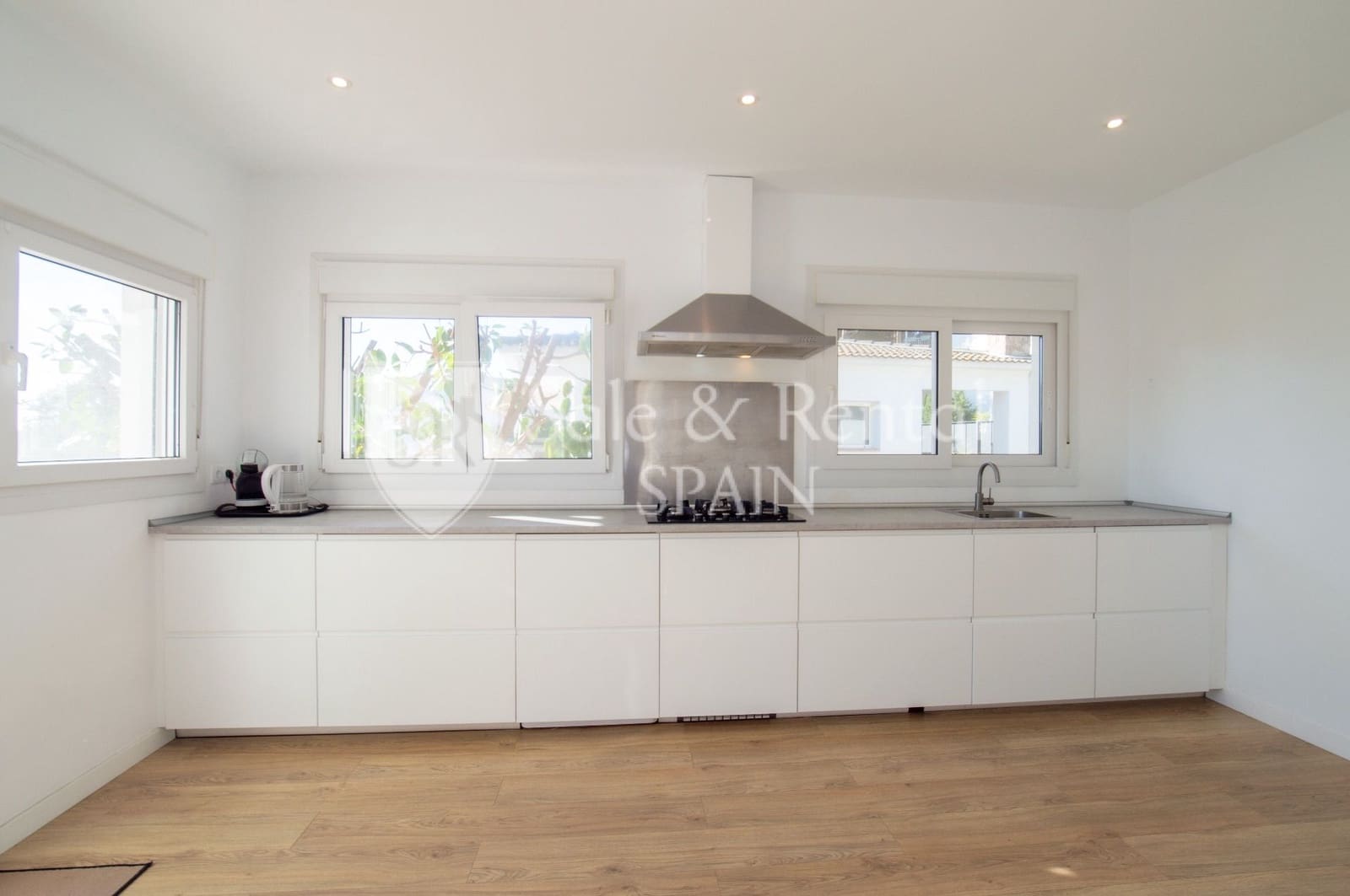 6 soveværelse Villa til salg i Lloret de Mar med swimmingpool garage - € 880.000 (Ref: 9547509)