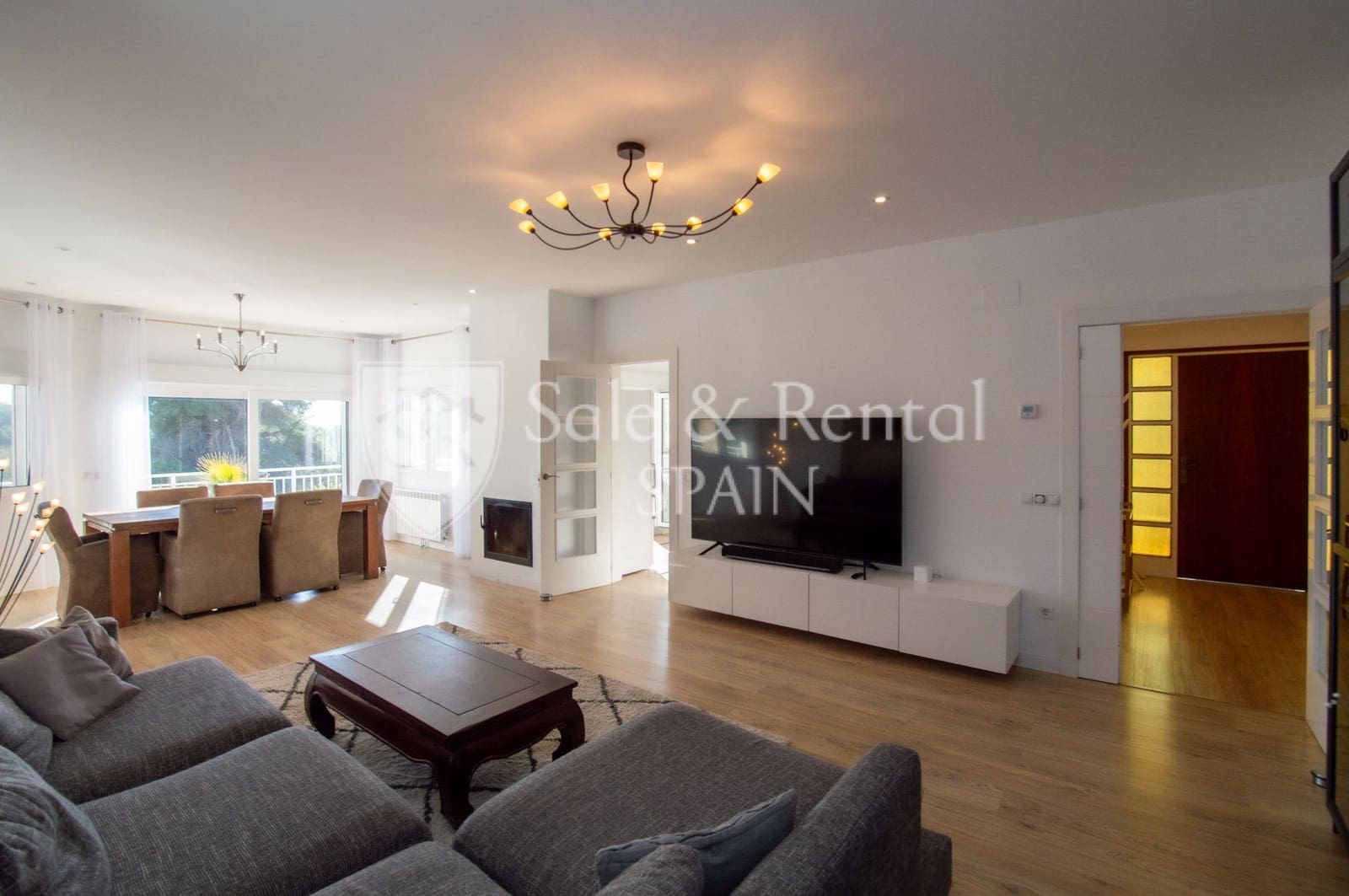 6 soveværelse Villa til salg i Lloret de Mar med swimmingpool garage - € 880.000 (Ref: 9547509)