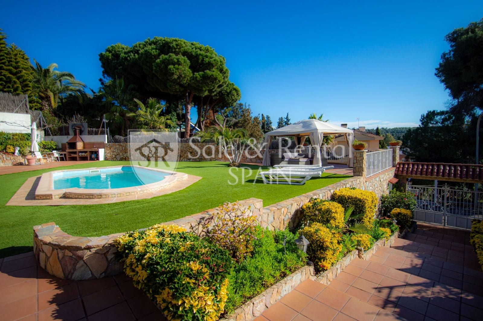 6 soveværelse Villa til salg i Lloret de Mar med swimmingpool garage - € 880.000 (Ref: 9547509)
