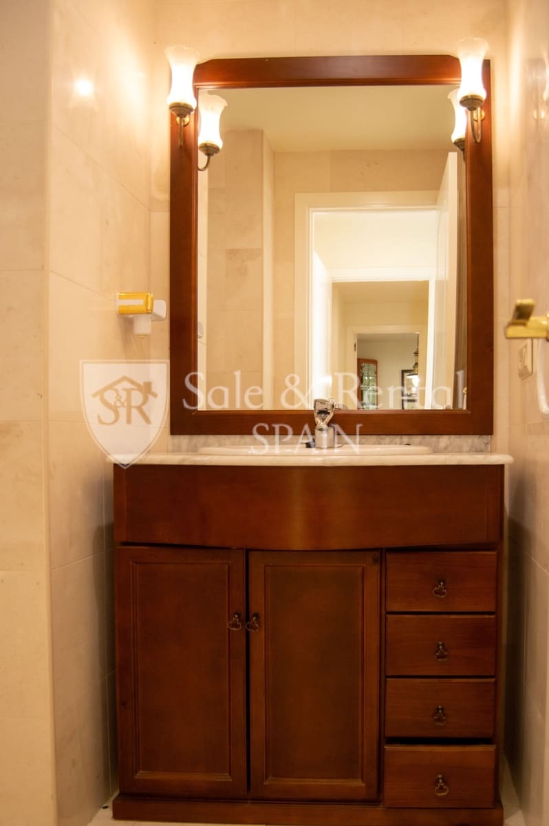 Piso de 3 habitaciones en Sant Feliu de Guíxols en venta con piscina garaje - 350.000 € (Ref: 9554520)