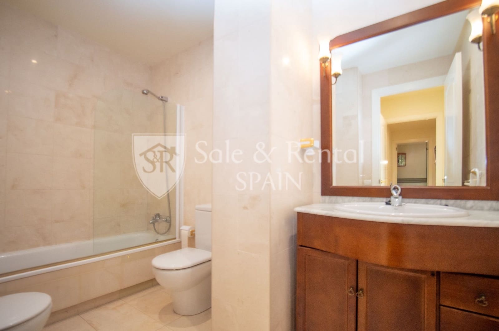 Piso de 3 habitaciones en Sant Feliu de Guíxols en venta con piscina garaje - 350.000 € (Ref: 9554520)