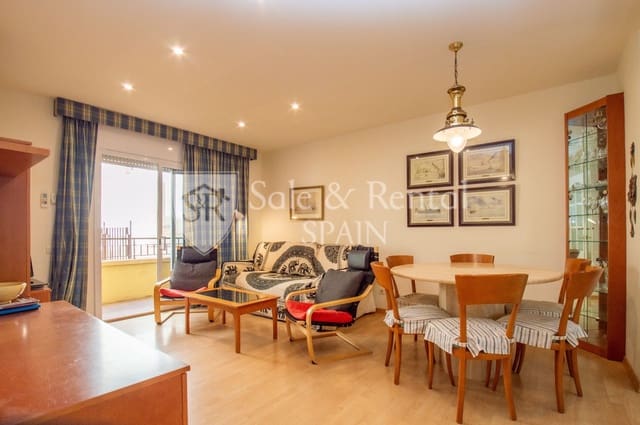 Piso de 3 habitaciones en Sant Feliu de Guíxols en venta con piscina garaje - 350.000 € (Ref: 9554520)