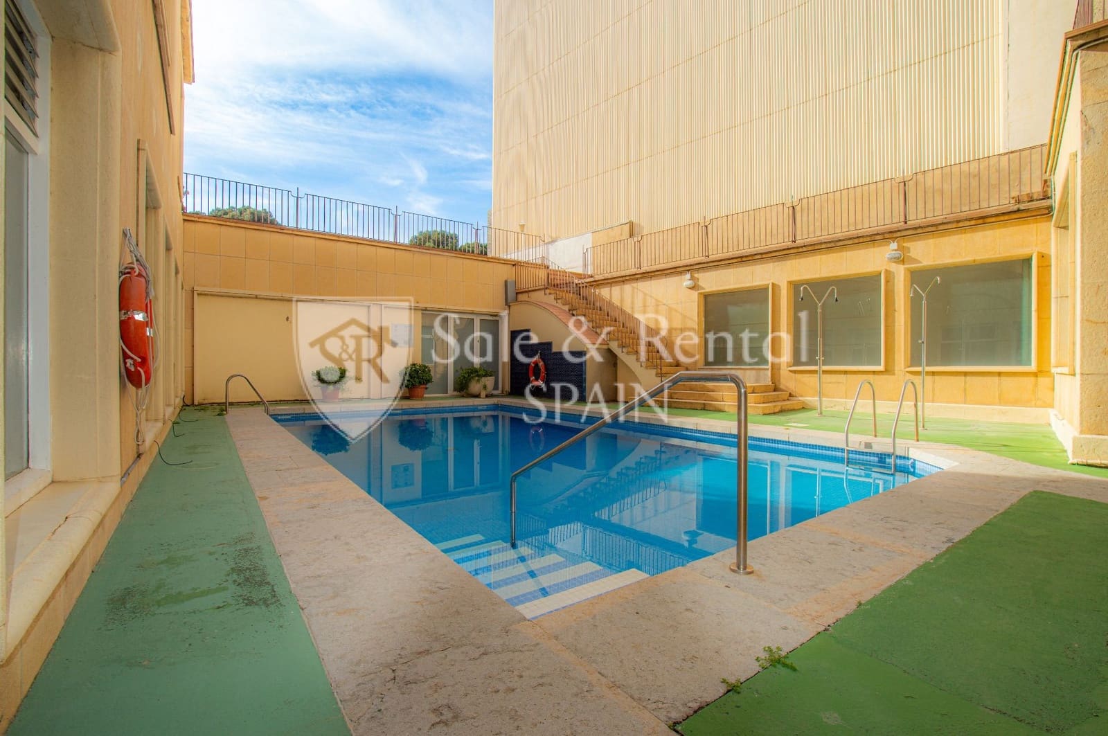 Piso de 3 habitaciones en Sant Feliu de Guíxols en venta con piscina garaje - 350.000 € (Ref: 9554520)