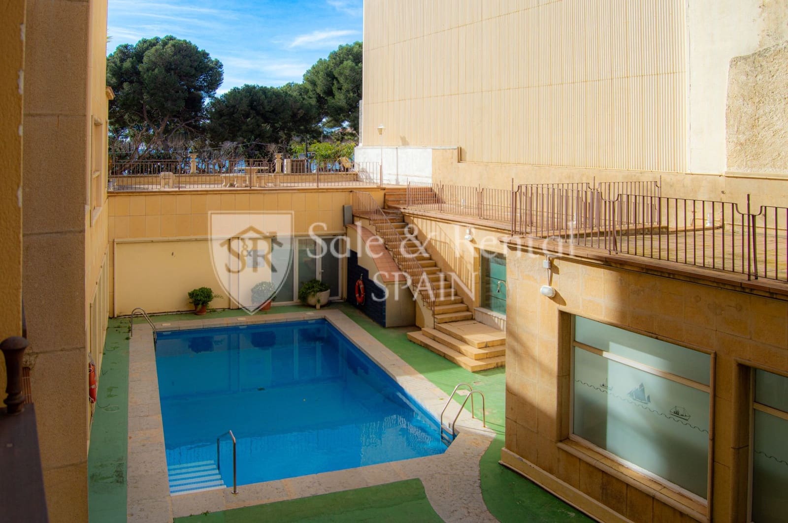 Piso de 3 habitaciones en Sant Feliu de Guíxols en venta con piscina garaje - 350.000 € (Ref: 9554520)