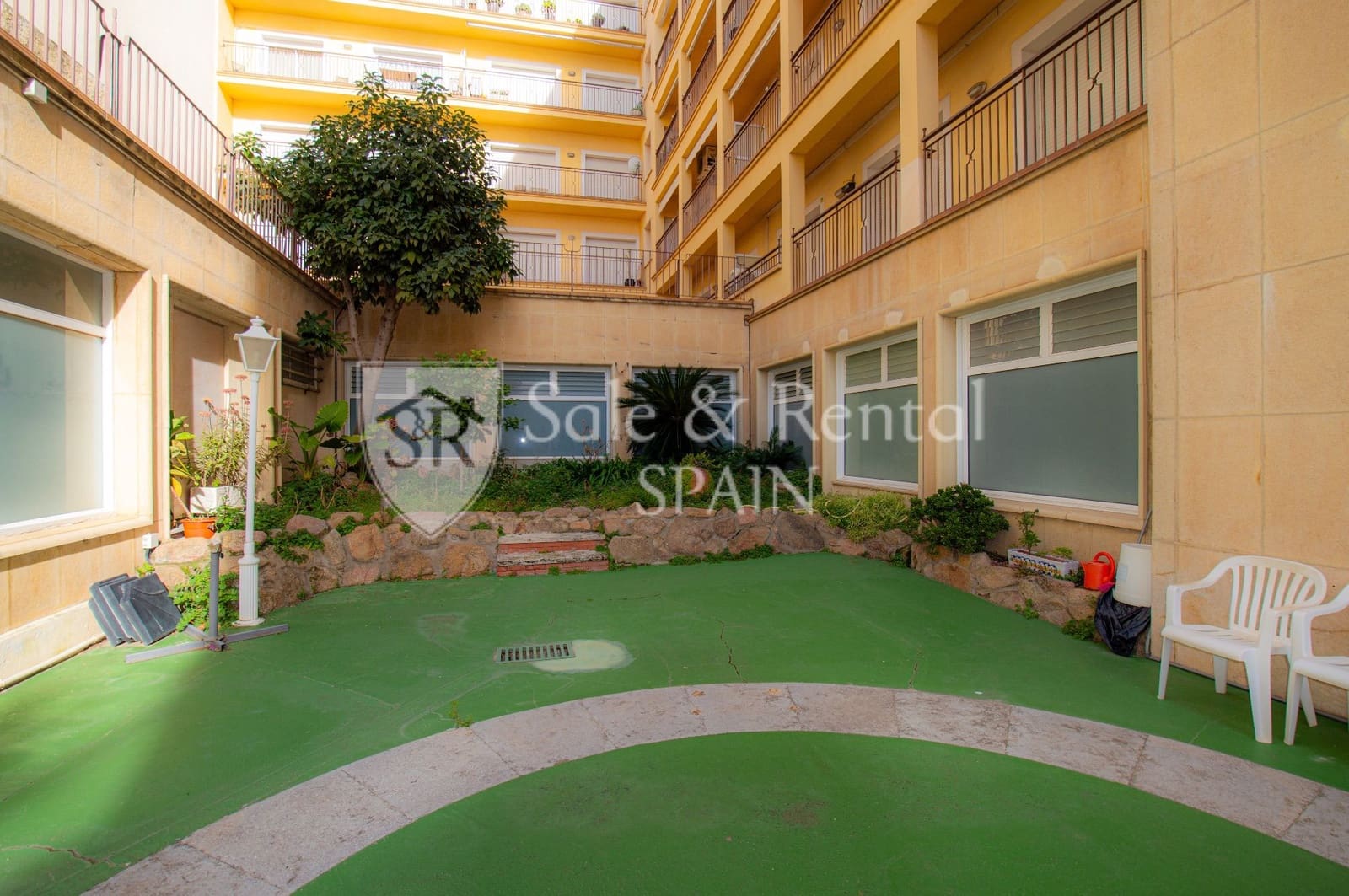 Piso de 3 habitaciones en Sant Feliu de Guíxols en venta con piscina garaje - 350.000 € (Ref: 9554520)