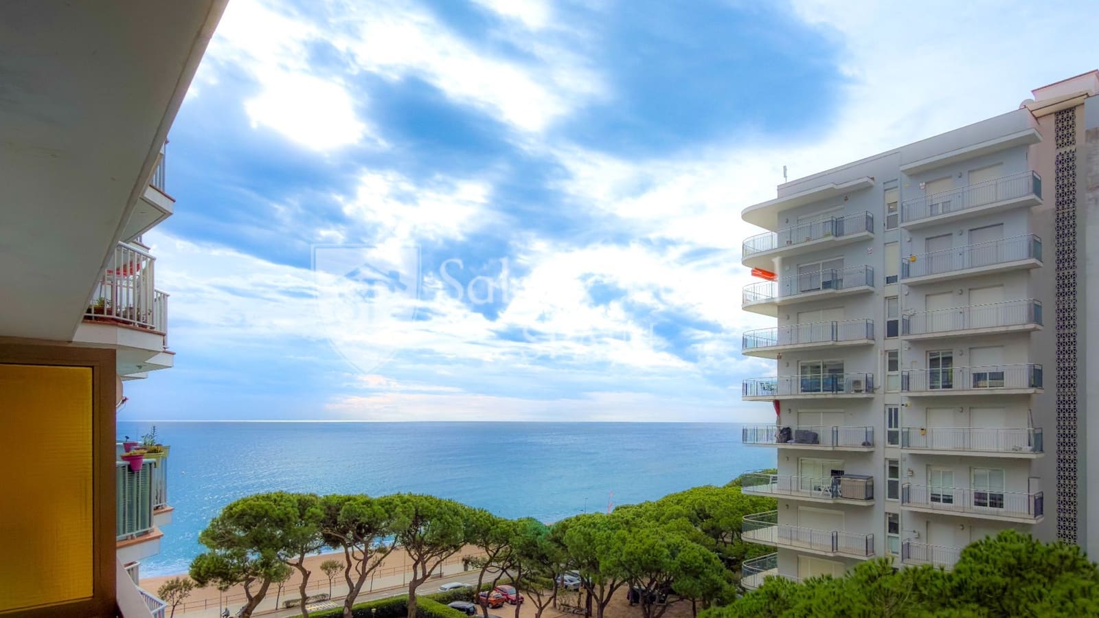 2 bedroom Flat for sale in Blanes with pool - € 289,000 (Ref: 9564266)