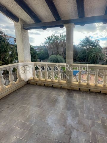 6 bedroom Villa for sale in Roca Grossa, Lloret de Mar with garage - € 750,000 (Ref: 9570459)