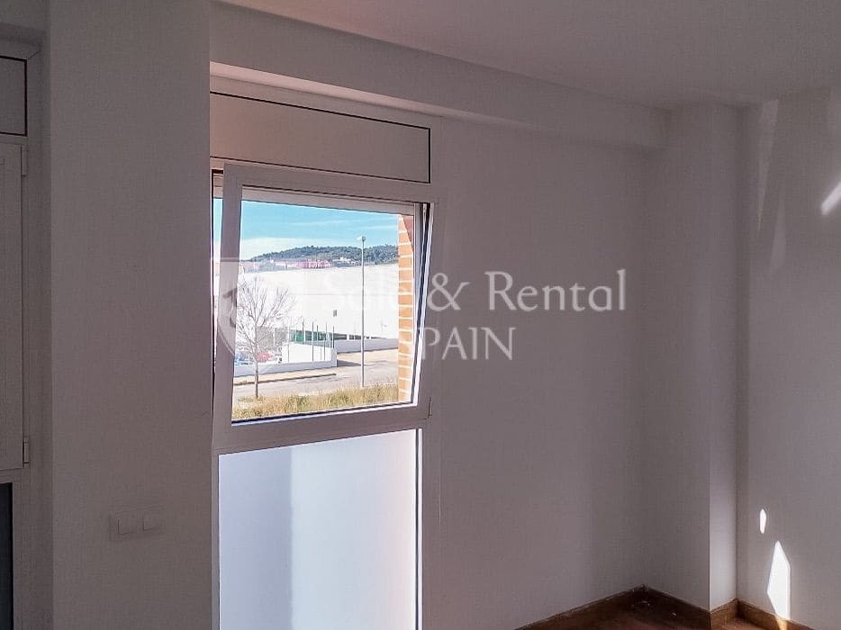 5 bedroom Semi-detached Villa for sale in Malgrat de Mar with garage - € 430,000 (Ref: 9590645)