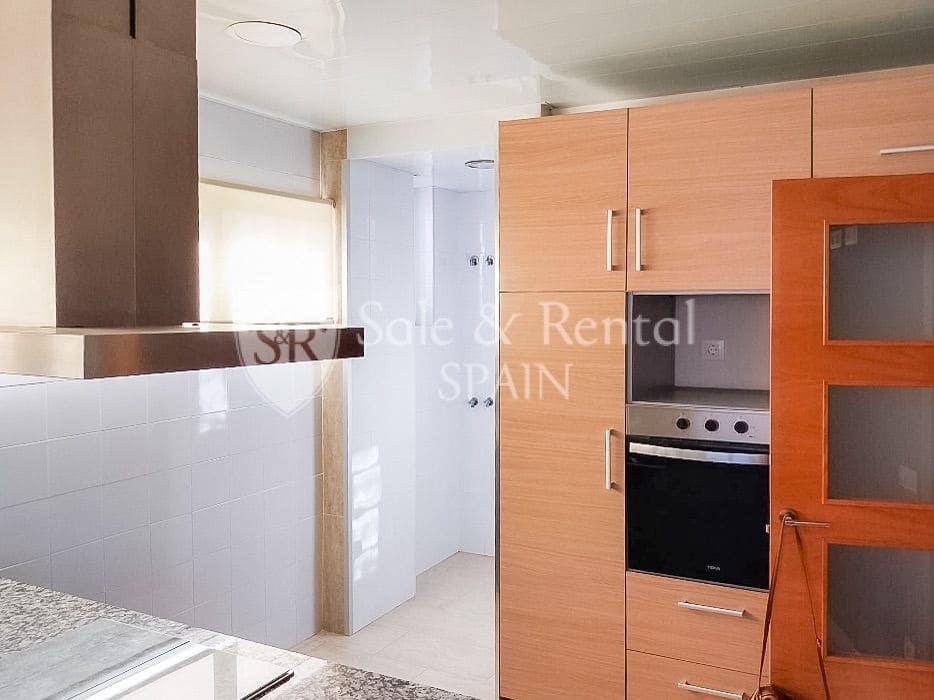 5 bedroom Semi-detached Villa for sale in Malgrat de Mar with garage - € 430,000 (Ref: 9590645)