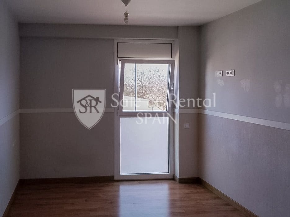 5 bedroom Semi-detached Villa for sale in Malgrat de Mar with garage - € 430,000 (Ref: 9590645)