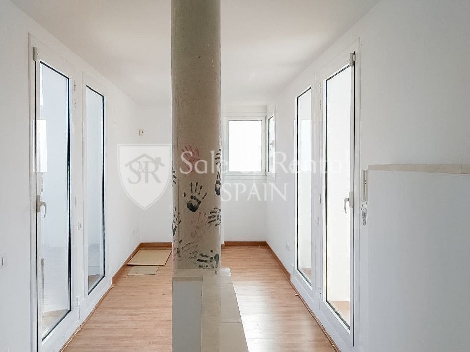 5 bedroom Semi-detached Villa for sale in Malgrat de Mar with garage - € 430,000 (Ref: 9590645)