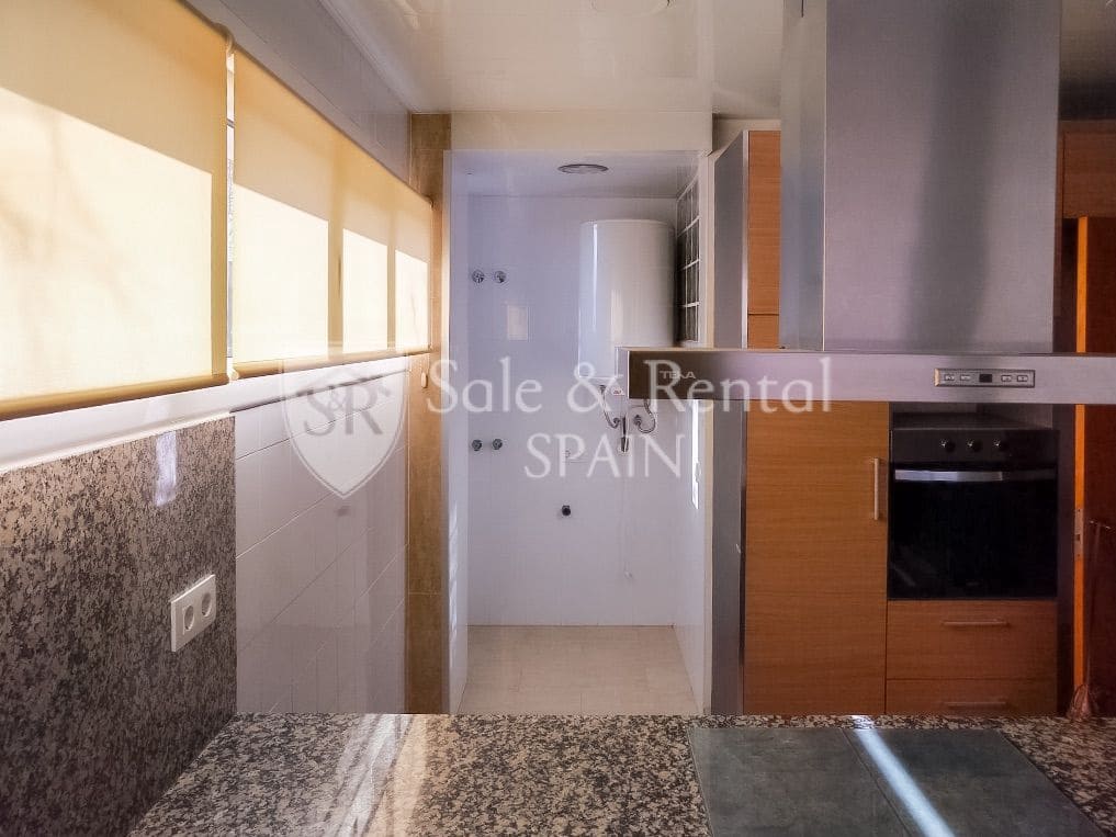 5 bedroom Semi-detached Villa for sale in Malgrat de Mar with garage - € 430,000 (Ref: 9590645)