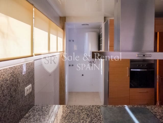 5 slaapkamer Halfvrijstaande villa te koop in Malgrat de Mar met garage - € 430.000 (Ref: 9590645)