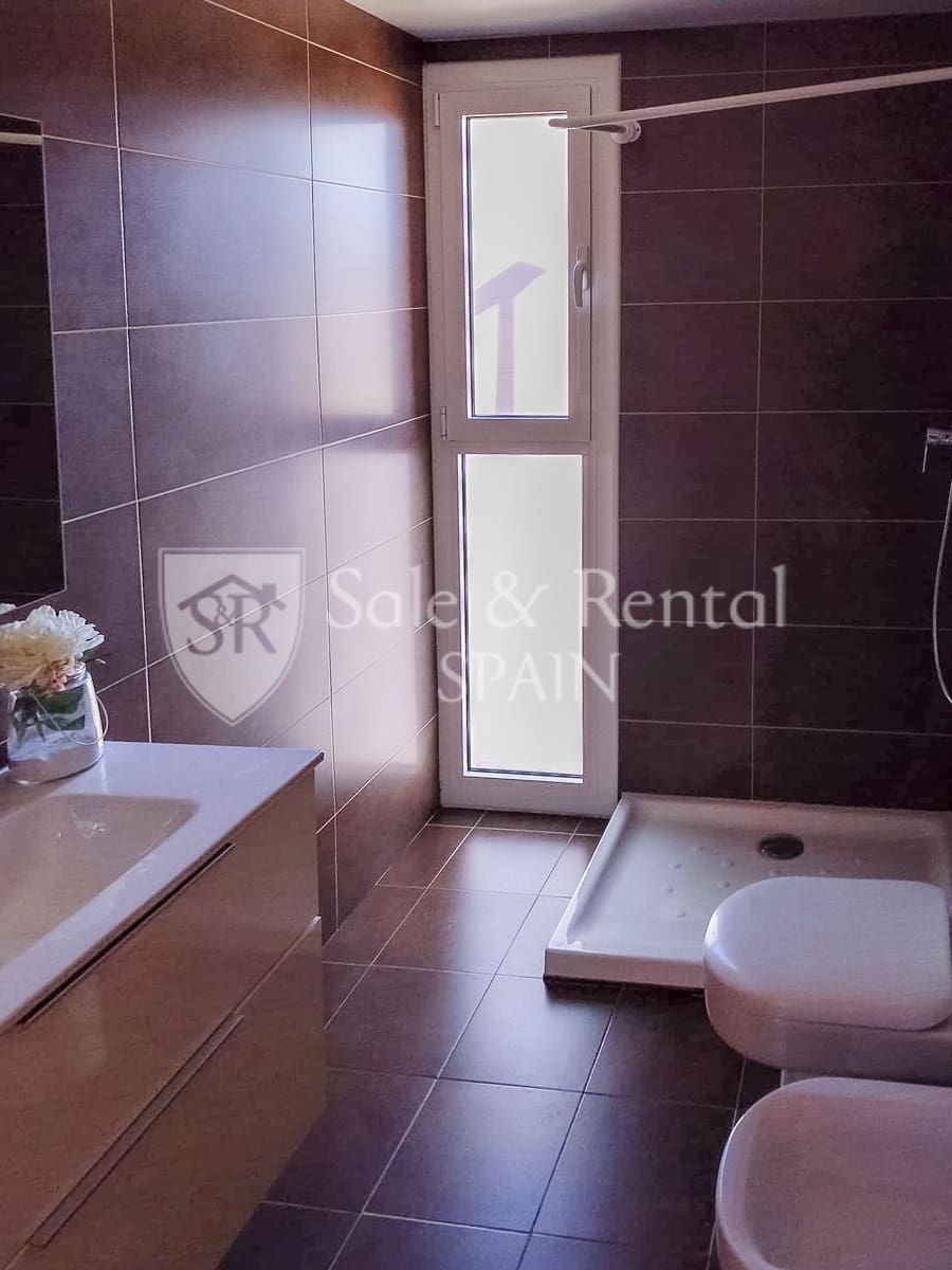 5 bedroom Semi-detached Villa for sale in Malgrat de Mar with garage - € 430,000 (Ref: 9590645)
