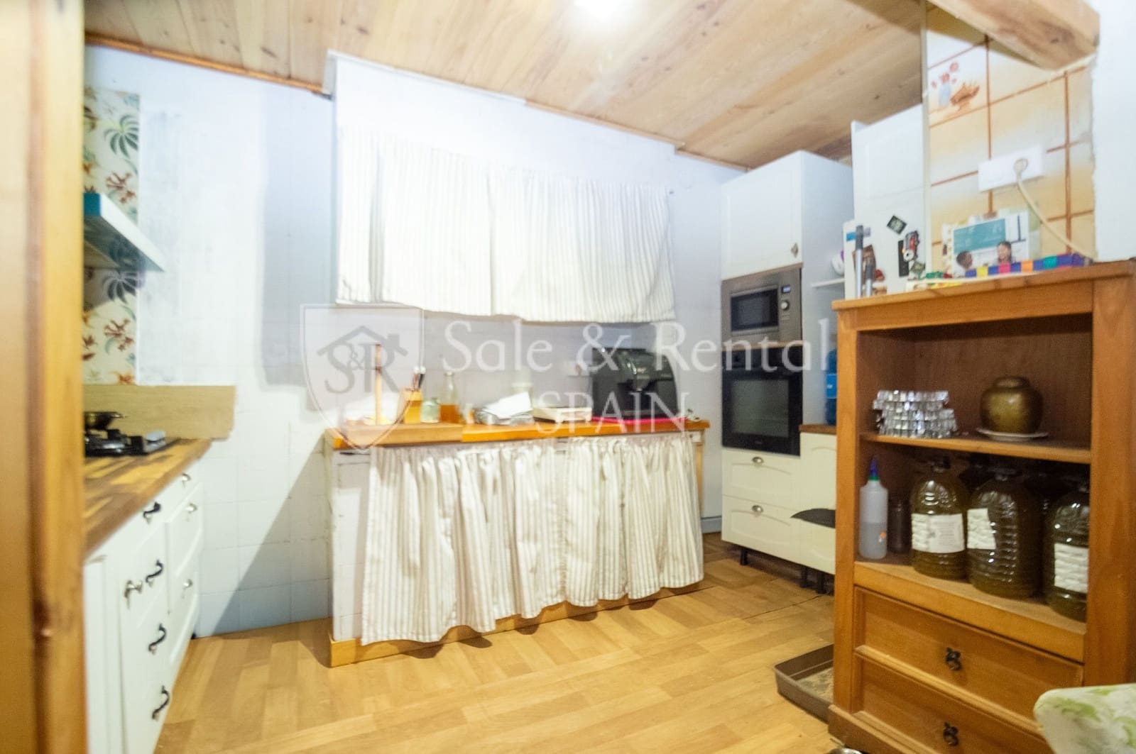 2 bedroom Flat for sale in Malgrat de Mar with garage - € 135,000 (Ref: 9590646)