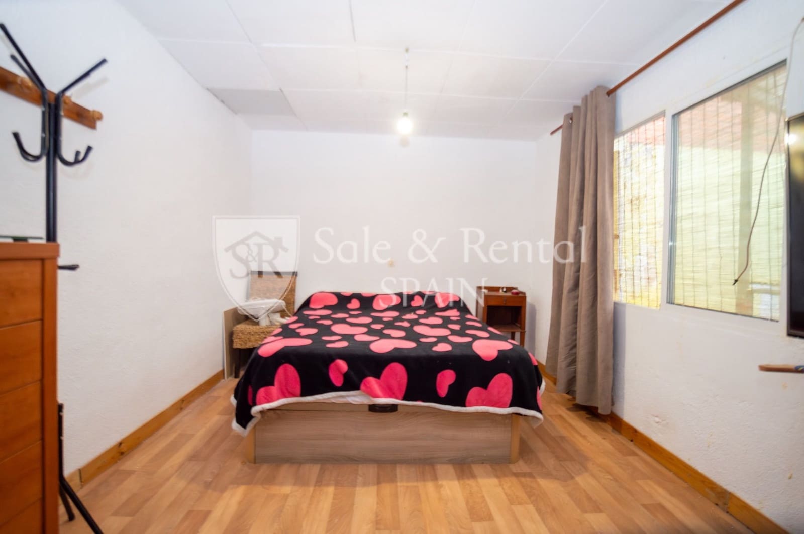 2 bedroom Flat for sale in Malgrat de Mar with garage - € 135,000 (Ref: 9590646)