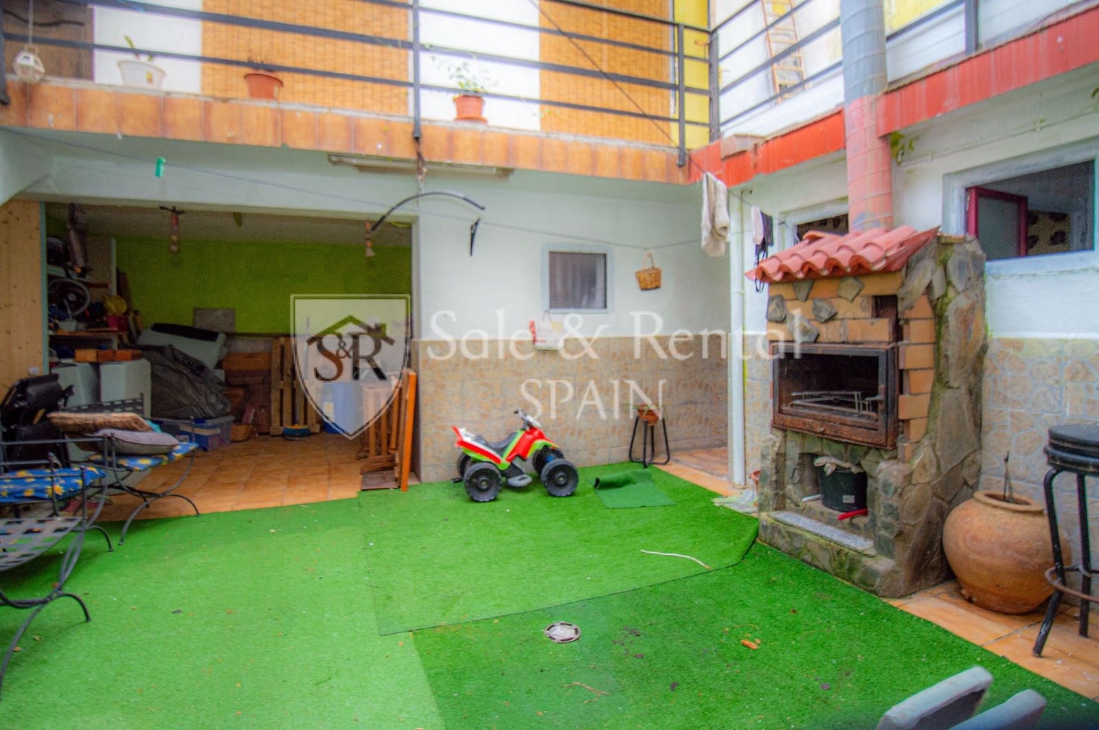 2 bedroom Flat for sale in Malgrat de Mar with garage - € 135,000 (Ref: 9590646)