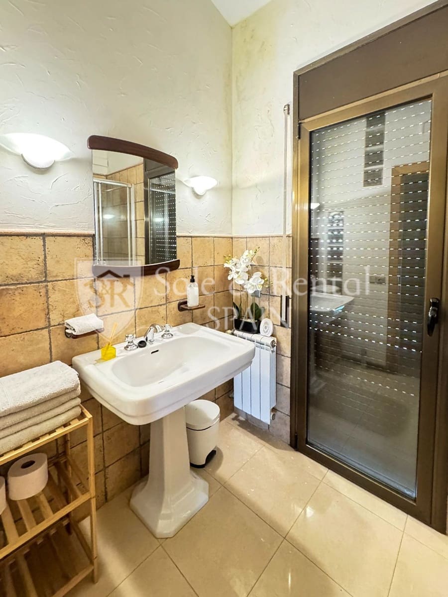 3 soveværelse Villa til salg i Lloret de Mar med swimmingpool garage - € 475.000 (Ref: 9594582)