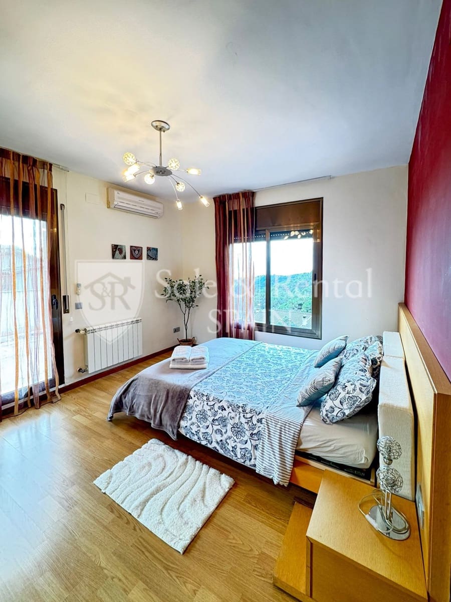 3 soveværelse Villa til salg i Lloret de Mar med swimmingpool garage - € 475.000 (Ref: 9594582)