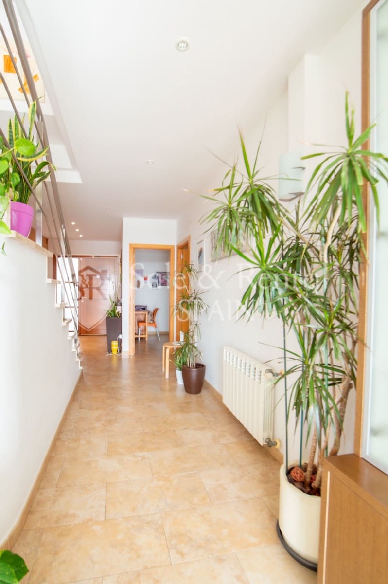 6 Zimmer Villa zu verkaufen in Lloret de Mar mit Pool - 1.270.000 € (Ref: 9618881)