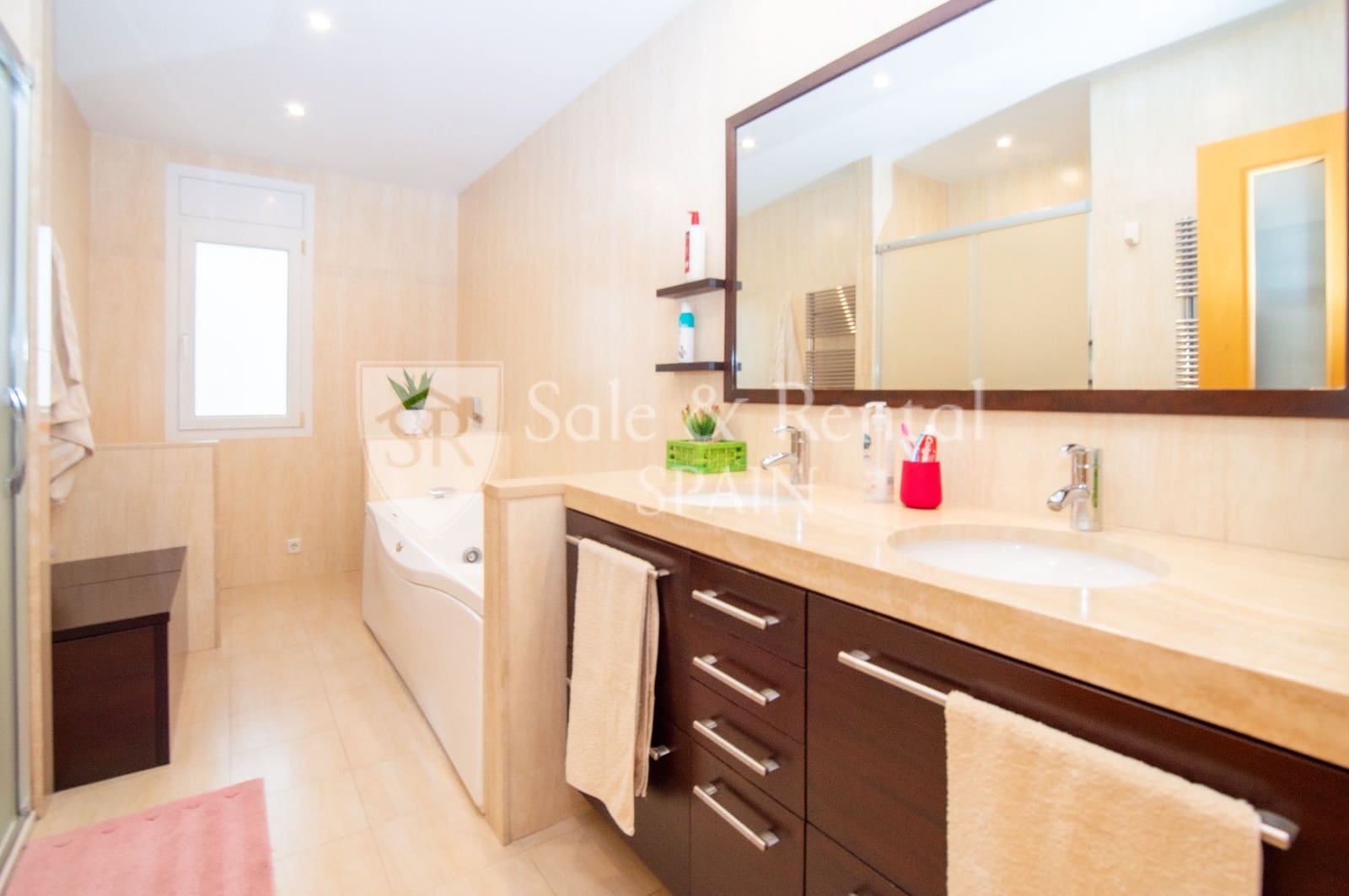 6 Zimmer Villa zu verkaufen in Lloret de Mar mit Pool - 1.270.000 € (Ref: 9618881)