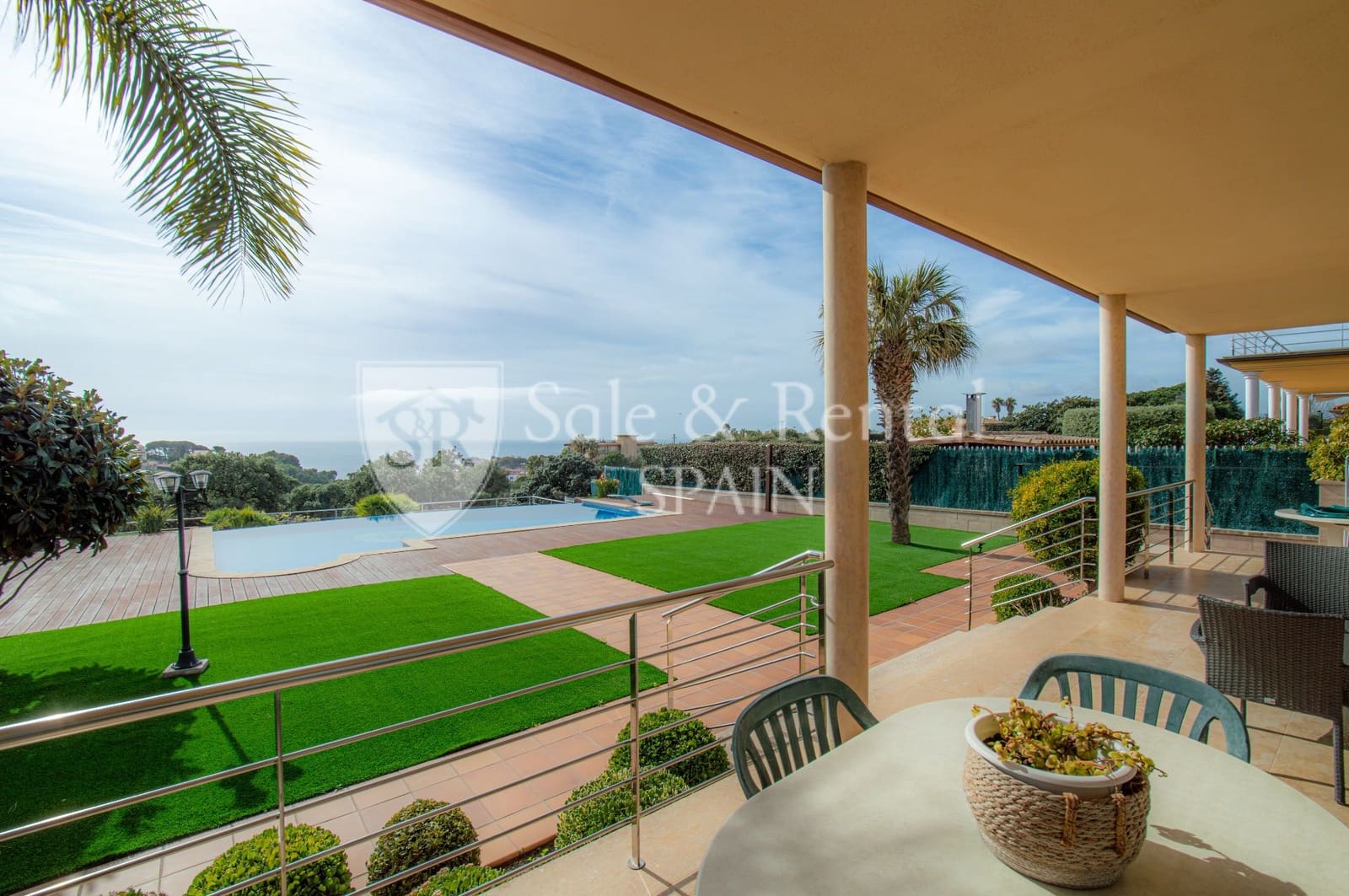 6 Zimmer Villa zu verkaufen in Lloret de Mar mit Pool - 1.270.000 € (Ref: 9618881)