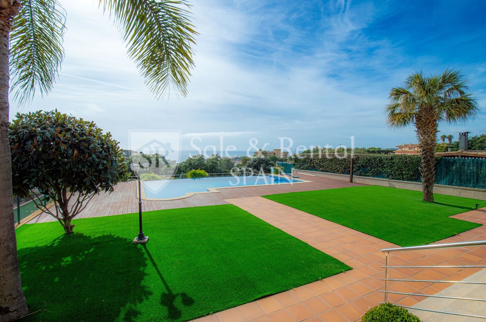 6 Zimmer Villa zu verkaufen in Lloret de Mar mit Pool - 1.270.000 € (Ref: 9618881)