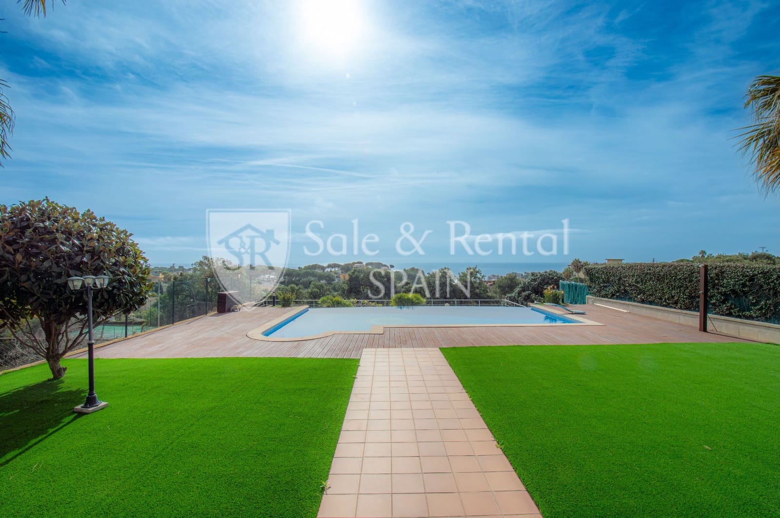 6 Zimmer Villa zu verkaufen in Lloret de Mar mit Pool - 1.270.000 € (Ref: 9618881)