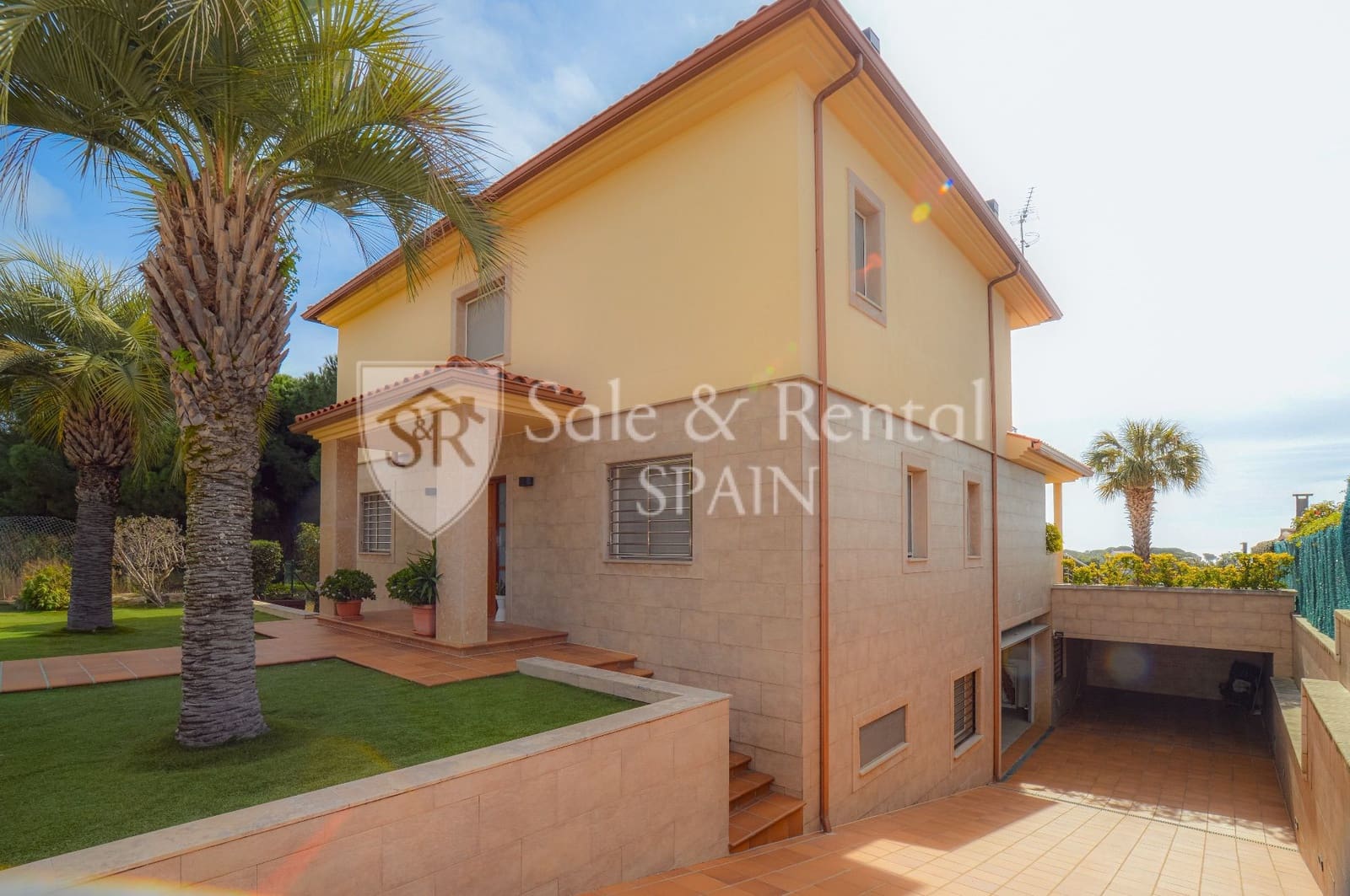 6 Zimmer Villa zu verkaufen in Lloret de Mar mit Pool - 1.270.000 € (Ref: 9618881)