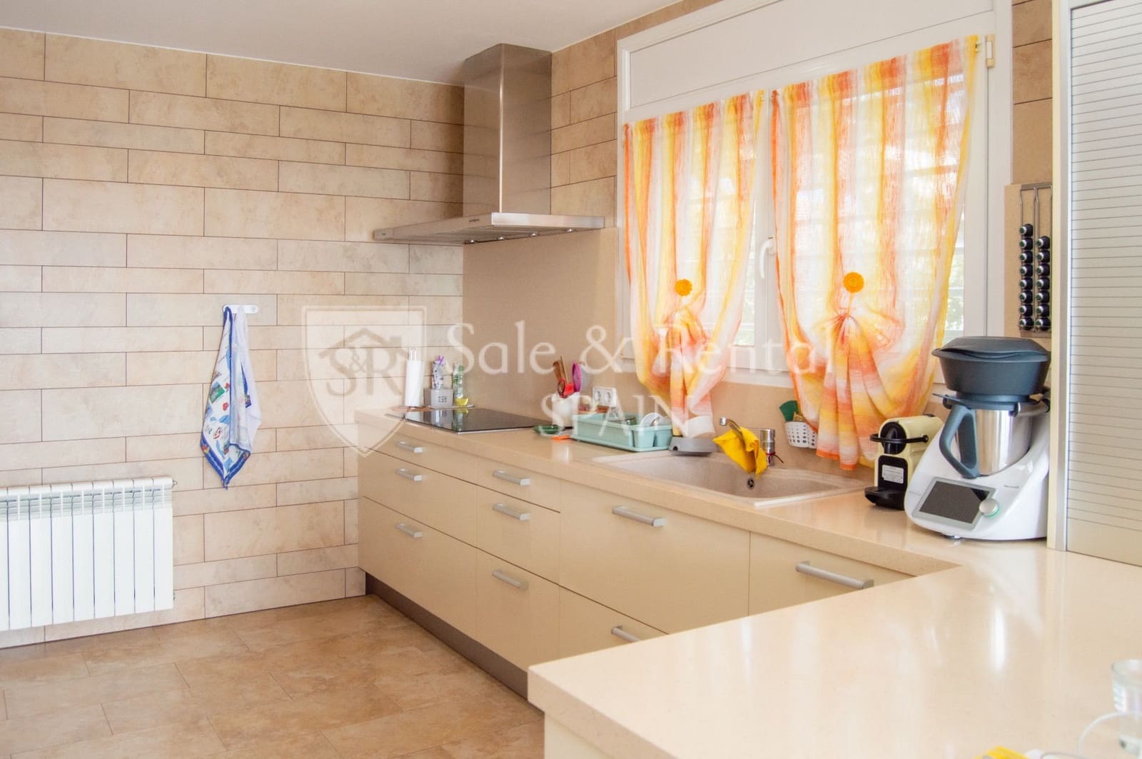 6 Zimmer Villa zu verkaufen in Lloret de Mar mit Pool - 1.270.000 € (Ref: 9618881)