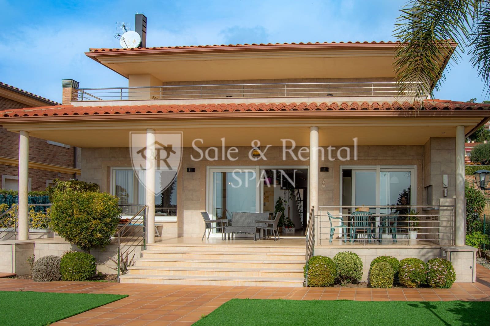 6 Zimmer Villa zu verkaufen in Lloret de Mar mit Pool - 1.270.000 € (Ref: 9618881)