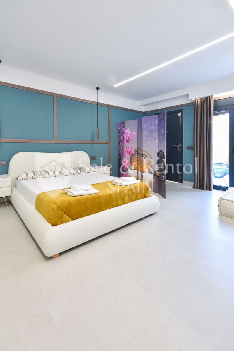 Chalet de 9 habitaciones en Lloret de Mar en venta con piscina - 1.190.000 € (Ref: 9643707)