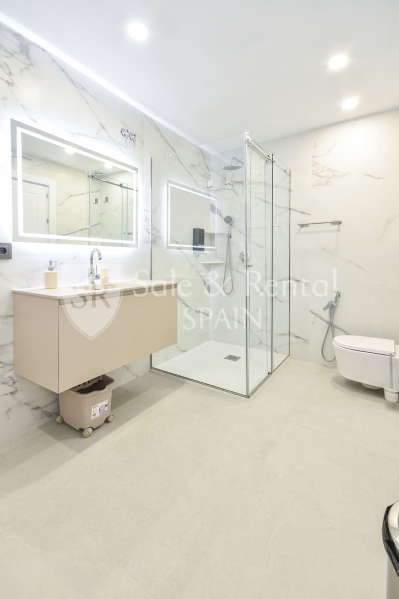 Chalet de 9 habitaciones en Lloret de Mar en venta con piscina - 1.190.000 € (Ref: 9643707)