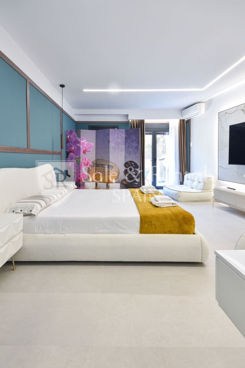 Chalet de 9 habitaciones en Lloret de Mar en venta con piscina - 1.190.000 € (Ref: 9643707)