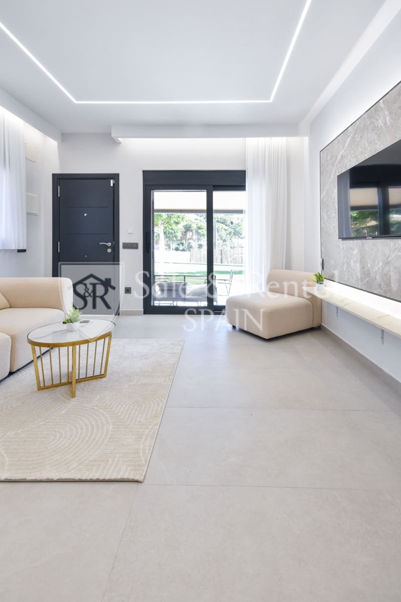 Chalet de 9 habitaciones en Lloret de Mar en venta con piscina - 1.190.000 € (Ref: 9643707)