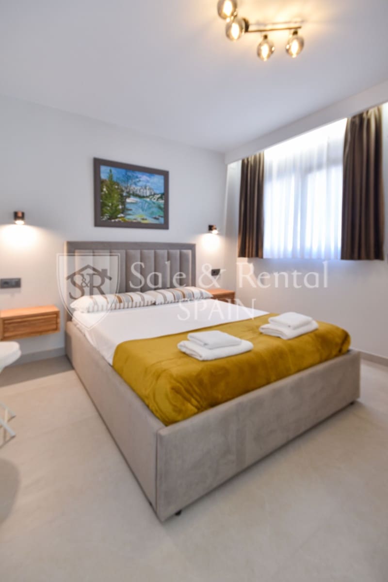 Chalet de 9 habitaciones en Lloret de Mar en venta con piscina - 1.190.000 € (Ref: 9643707)