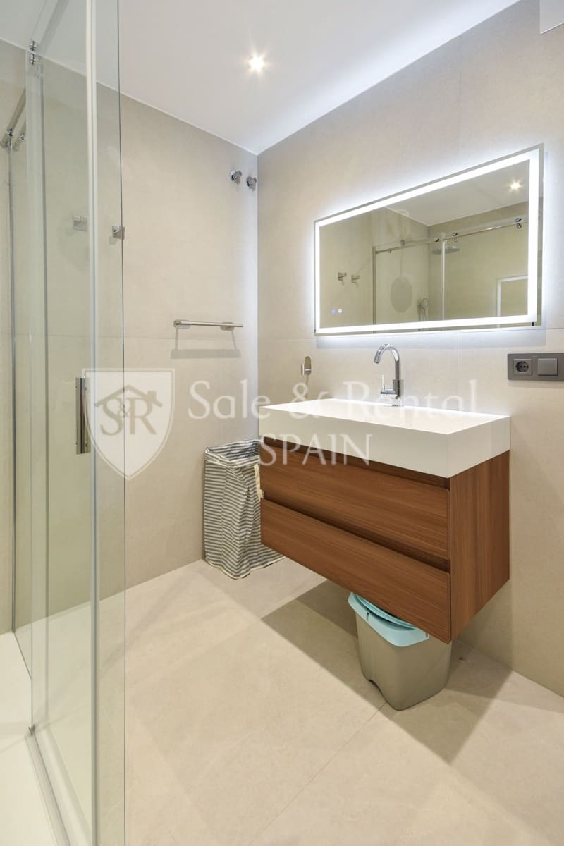 Chalet de 9 habitaciones en Lloret de Mar en venta con piscina - 1.190.000 € (Ref: 9643707)