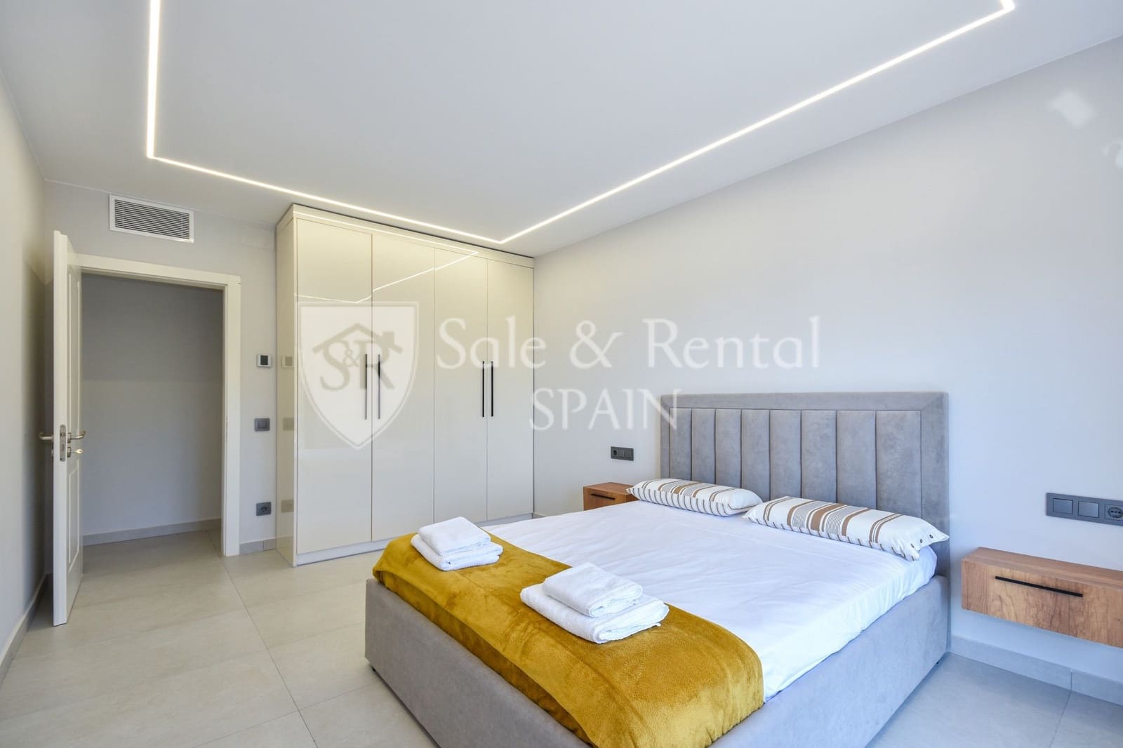 Chalet de 9 habitaciones en Lloret de Mar en venta con piscina - 1.190.000 € (Ref: 9643707)