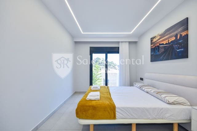 Chalet de 9 habitaciones en Serra Brava, Lloret de Mar en venta con piscina - 1.190.000 € (Ref: 9643707)