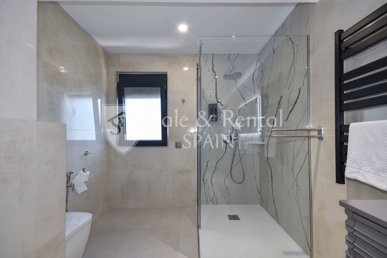 Chalet de 9 habitaciones en Lloret de Mar en venta con piscina - 1.190.000 € (Ref: 9643707)