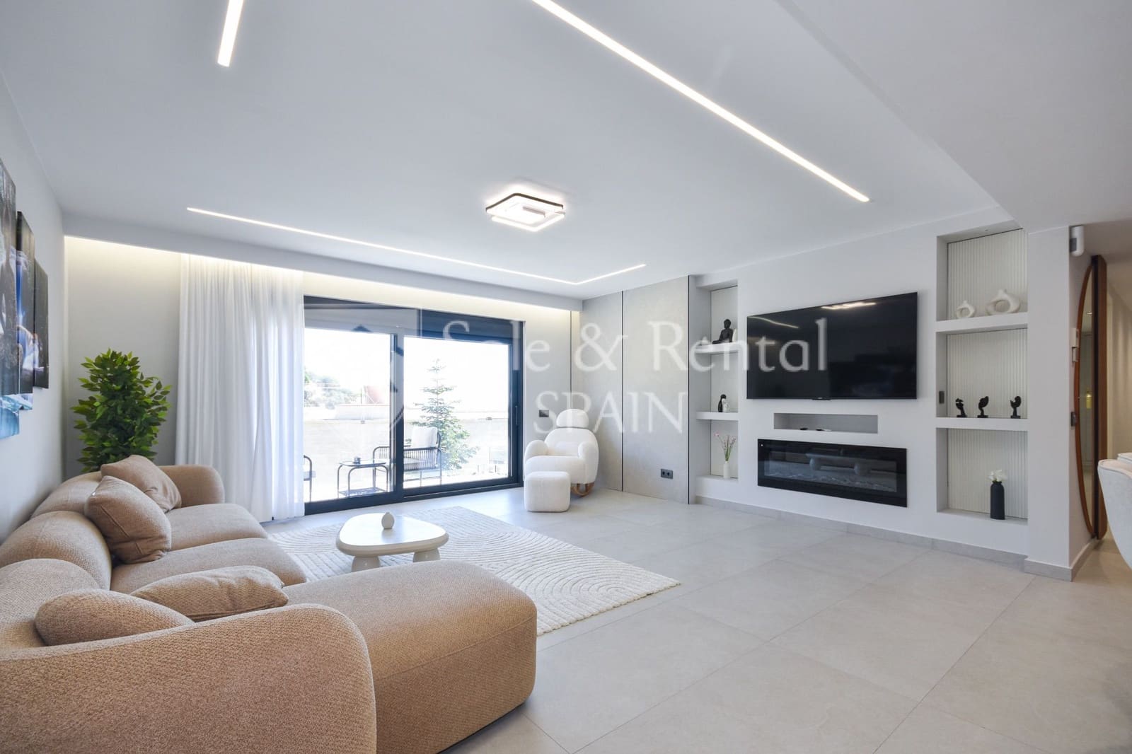 Chalet de 9 habitaciones en Lloret de Mar en venta con piscina - 1.190.000 € (Ref: 9643707)