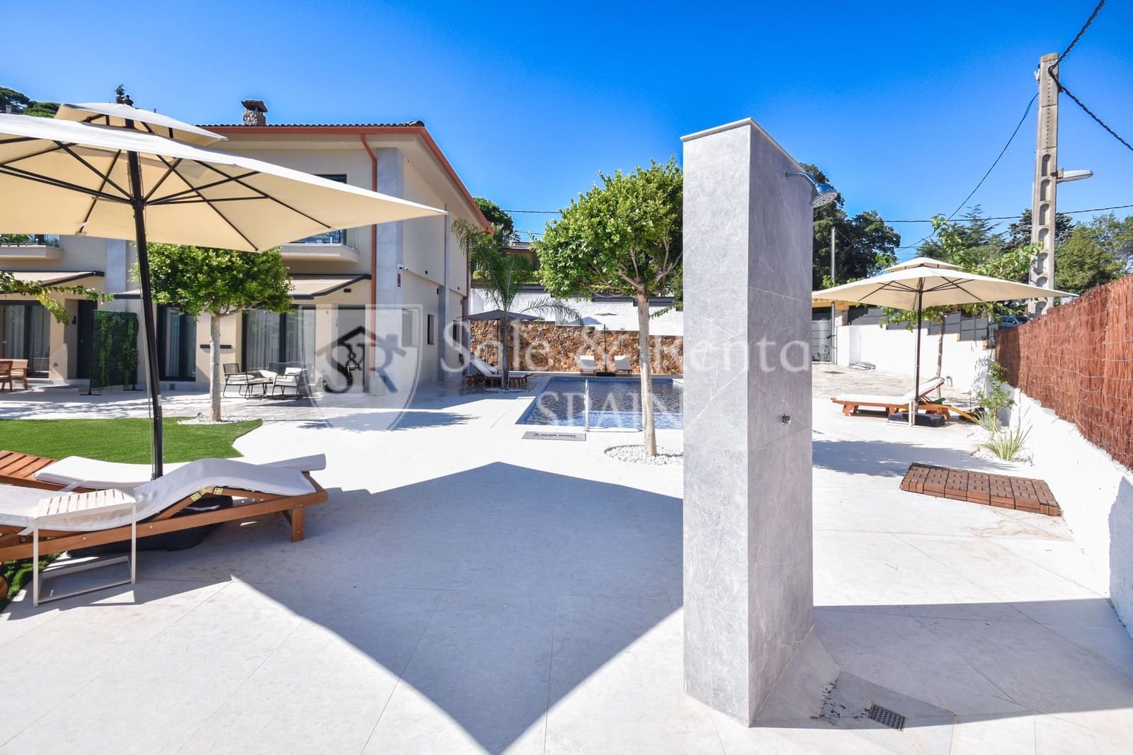 Chalet de 9 habitaciones en Lloret de Mar en venta con piscina - 1.190.000 € (Ref: 9643707)