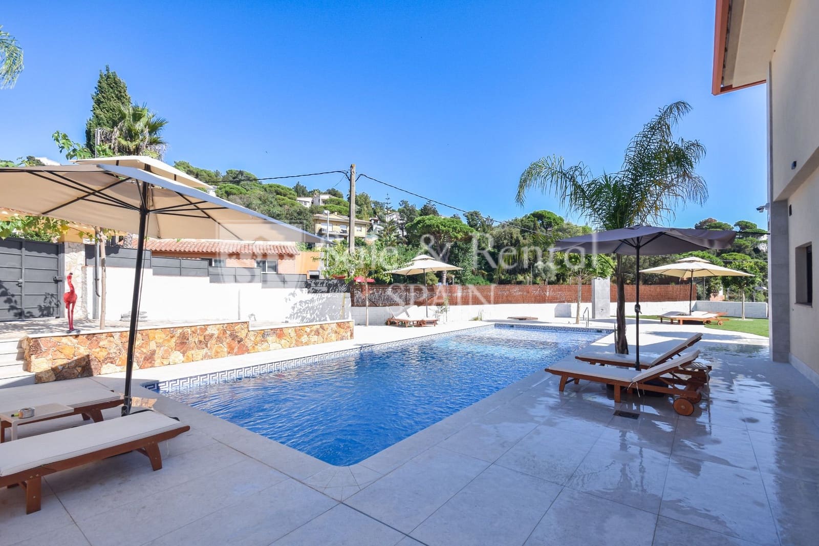 Chalet de 9 habitaciones en Lloret de Mar en venta con piscina - 1.190.000 € (Ref: 9643707)