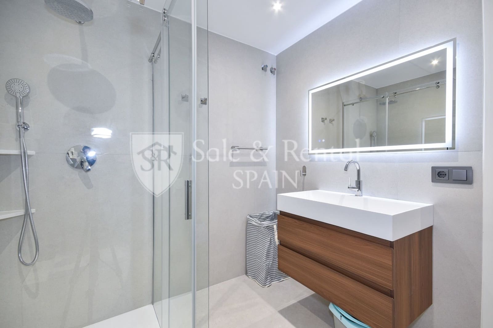 Chalet de 9 habitaciones en Lloret de Mar en venta con piscina - 1.190.000 € (Ref: 9643707)