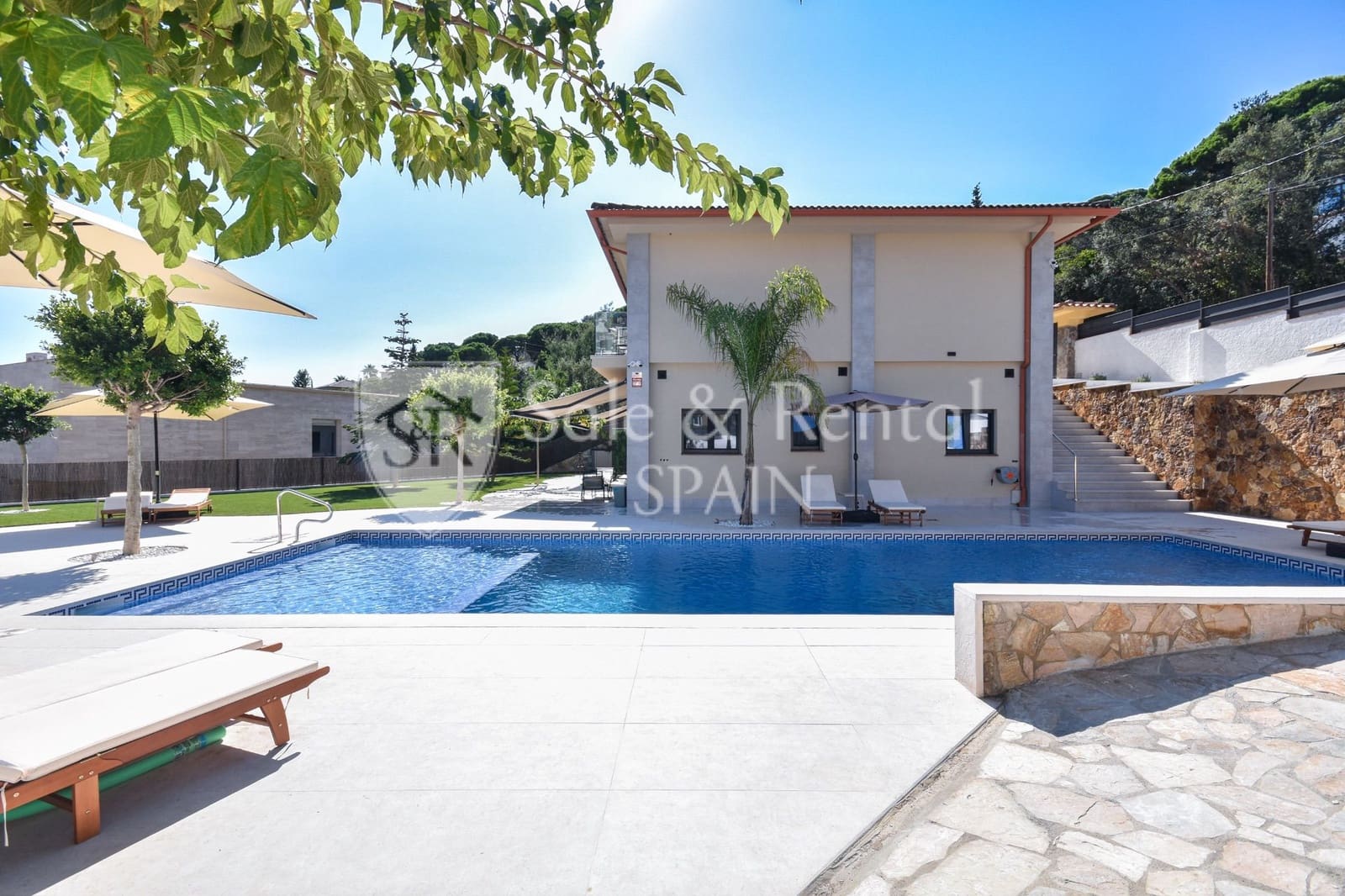 Chalet de 9 habitaciones en Lloret de Mar en venta con piscina - 1.190.000 € (Ref: 9643707)