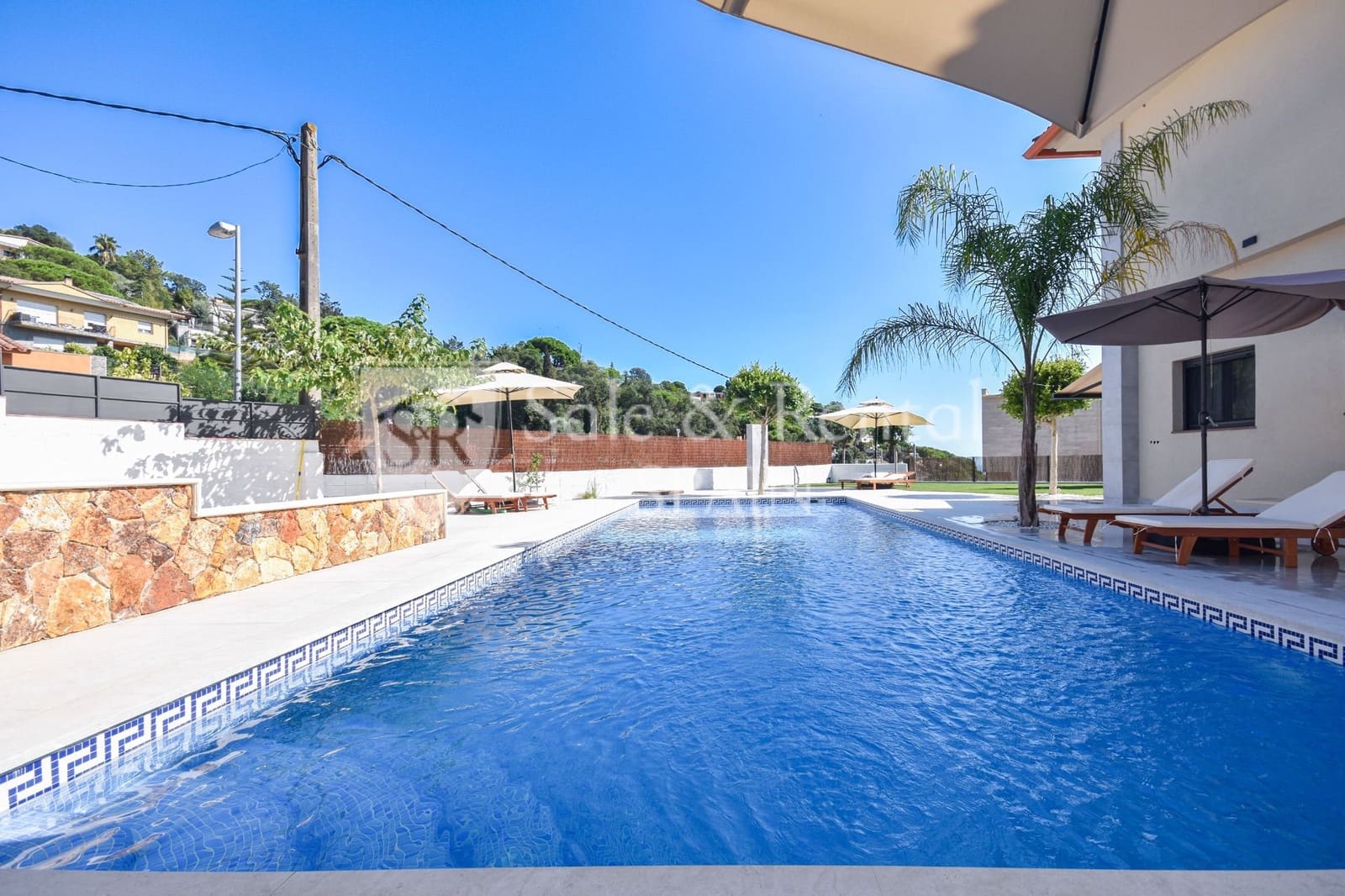 Chalet de 9 habitaciones en Lloret de Mar en venta con piscina - 1.190.000 € (Ref: 9643707)