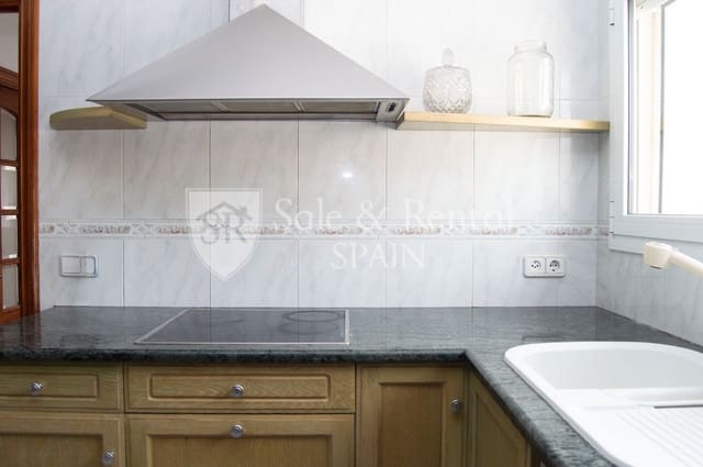 Pareado de 4 habitaciones en Malgrat de Mar en venta con garaje - 470.000 € (Ref: 9665795)