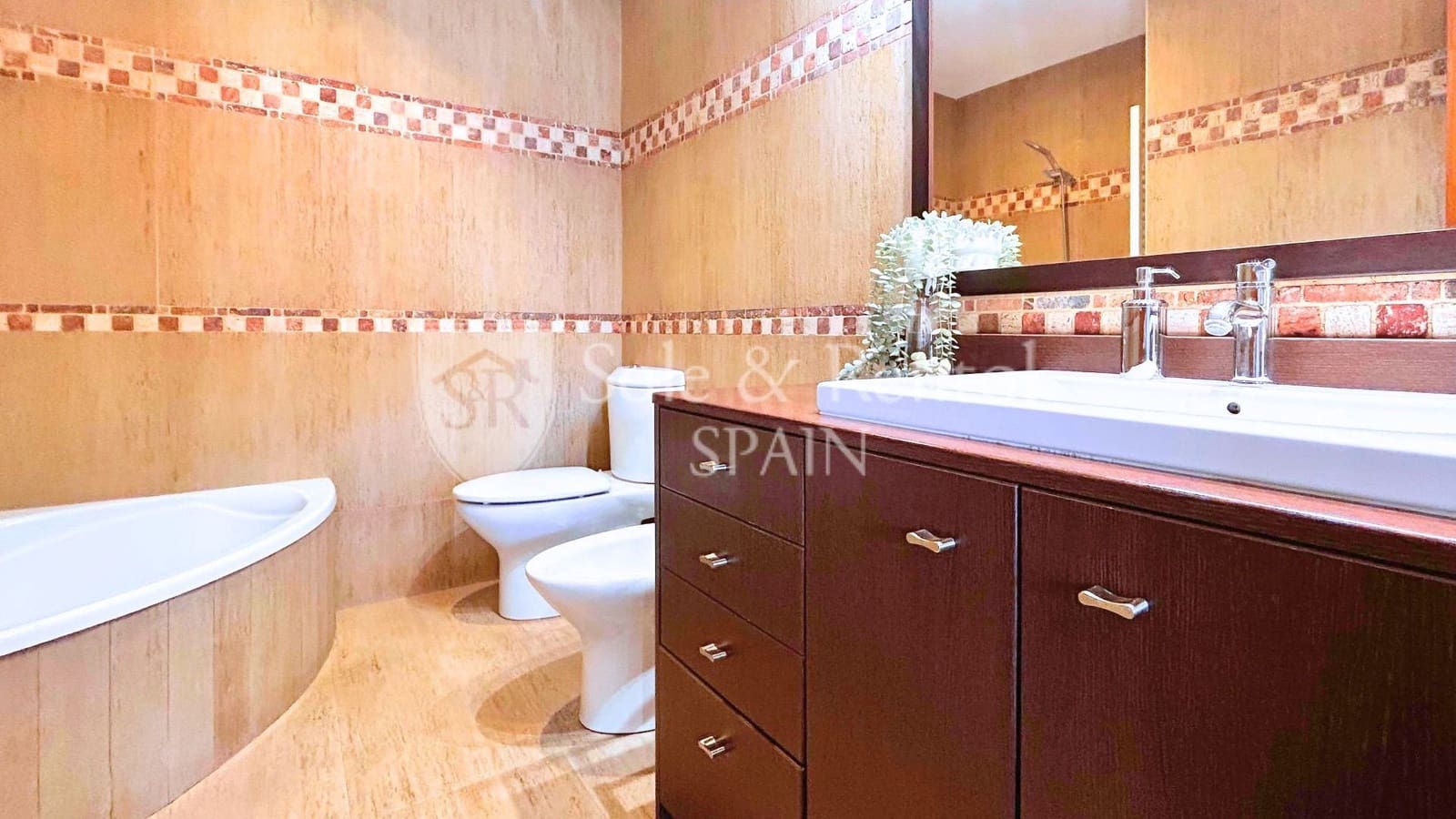 3 bedroom Flat for sale in Sant Feliu de Guixols with garage - € 279,000 (Ref: 9669882)